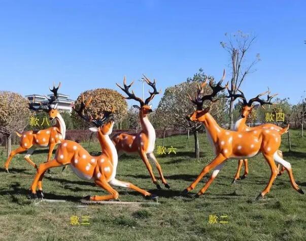 玻璃钢梅花鹿雕塑生动形象