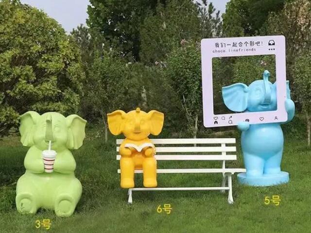 玻璃钢卡通大象雕塑