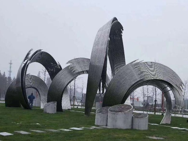 精品不锈钢景观雕塑专业定制