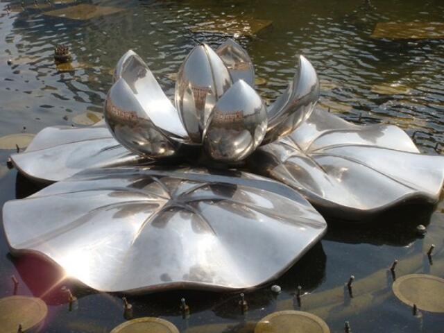 景观不锈钢莲花雕塑象征