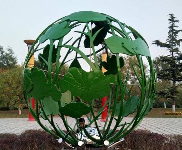 不锈钢荷花荷叶镂空球雕塑