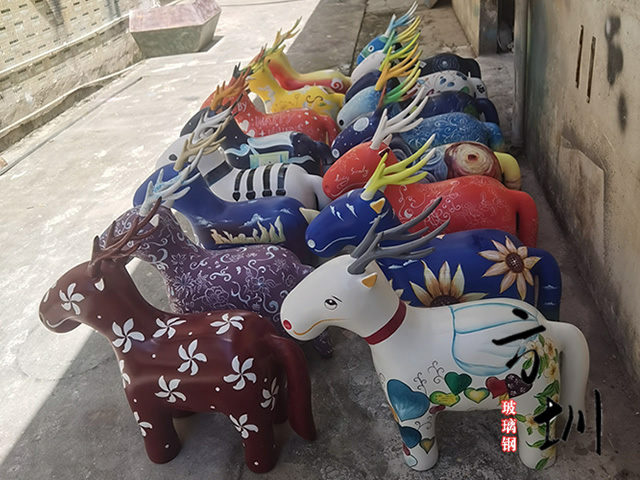 彩绘玻璃钢马雕塑摆件