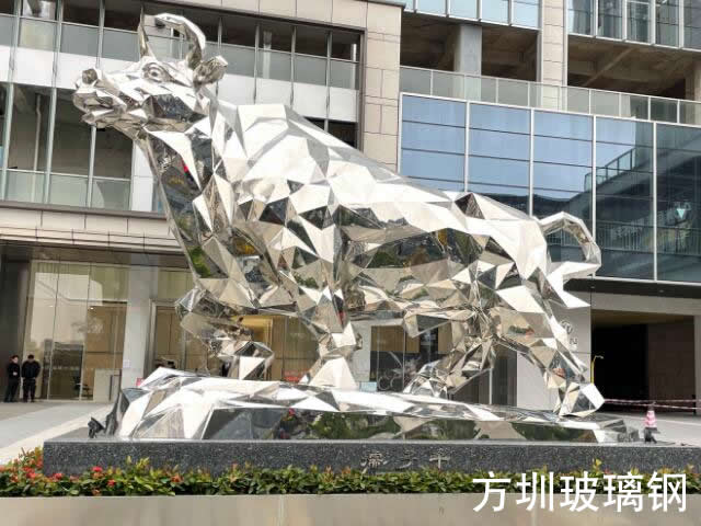 户外广场镜面切面不锈钢牛雕塑