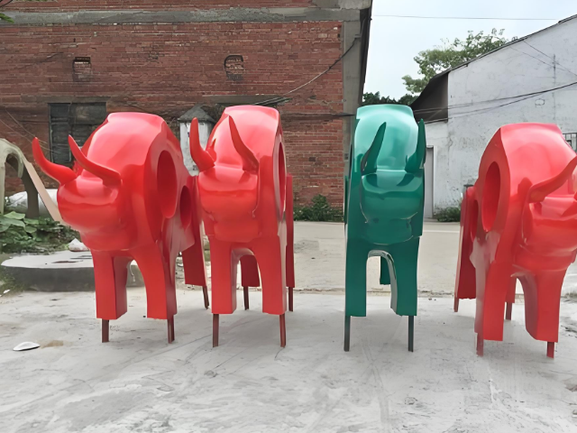 艺术新宠抽象玻璃钢牛雕塑摆件