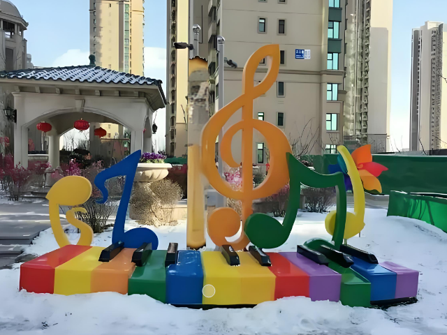 玻璃钢音符雕塑,奏响自然与艺术的交响曲