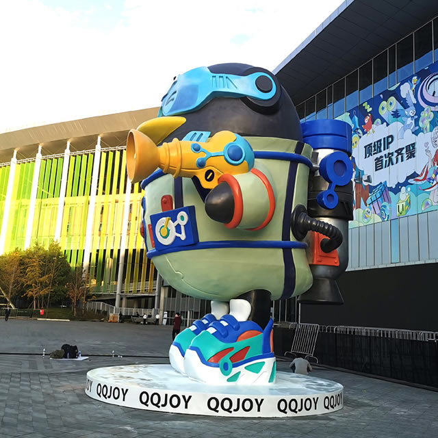 玻璃钢卡通动漫QQIP雕塑