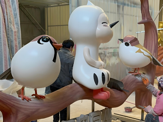 玻璃钢卡通鸟雕塑摆件艺术与功能融合的家居新宠