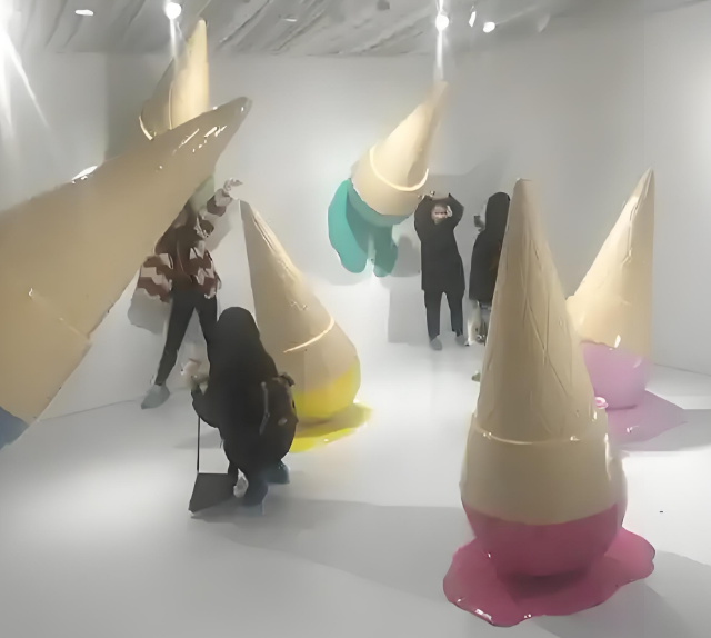 玻璃钢冰淇淋雕塑如何为商业空间注入灵动魅力