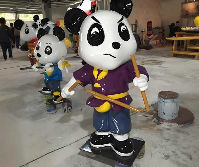 卡通玻璃钢熊猫IP雕塑传统与现代交融的艺术符号
