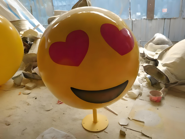 定制永恒微笑玻璃钢笑脸雕塑凝固企业最美表情