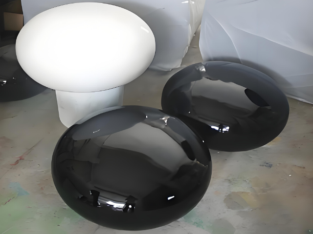 玻璃钢黑白棋雕塑为您的商业街注入艺术灵魂!