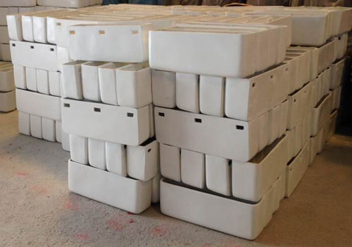 立交桥玻璃钢悬挂花盆