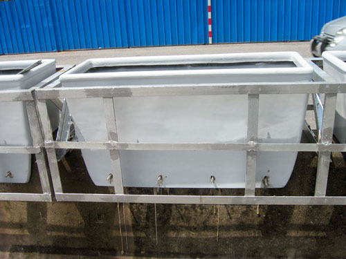 隔离带玻璃钢悬挂式花盆