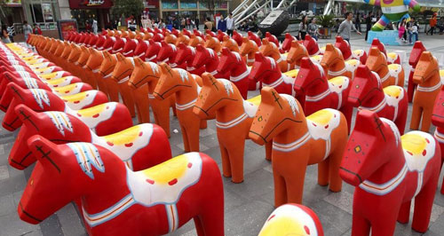 彩绘马玻璃钢雕塑 彩绘马玻璃钢雕塑