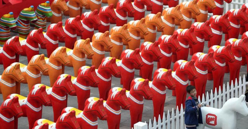 彩绘马玻璃钢雕塑 彩绘马玻璃钢雕塑