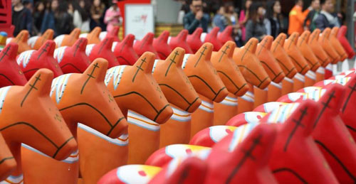 彩绘马玻璃钢雕塑 彩绘马玻璃钢雕塑