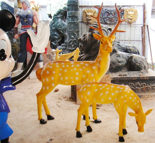 玻璃钢雕塑让生活添色彩