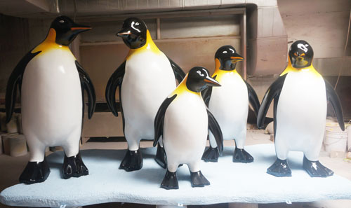 玻璃钢企鹅群雕塑