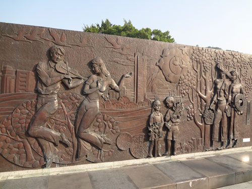 仿铜玻璃钢大型浮雕墙