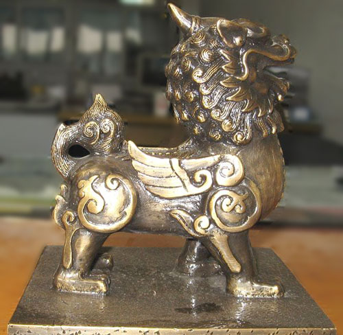 铸铜麒麟雕塑