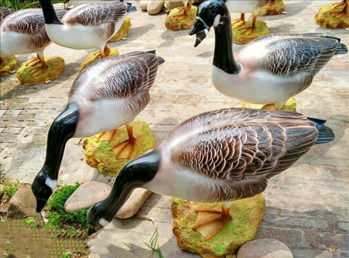 景区玻璃钢仿真鹅雕塑