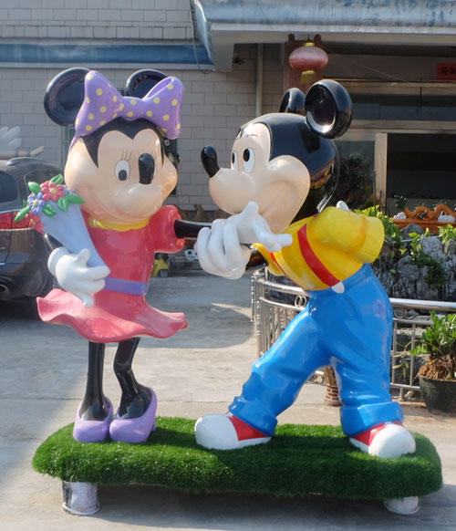 玻璃钢动漫老鼠雕塑 玻璃钢动漫老鼠雕塑