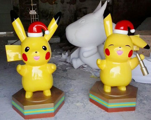 玻璃钢动漫皮卡丘雕塑