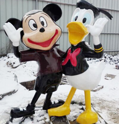 玻璃钢卡通鸭子和老鼠雕塑