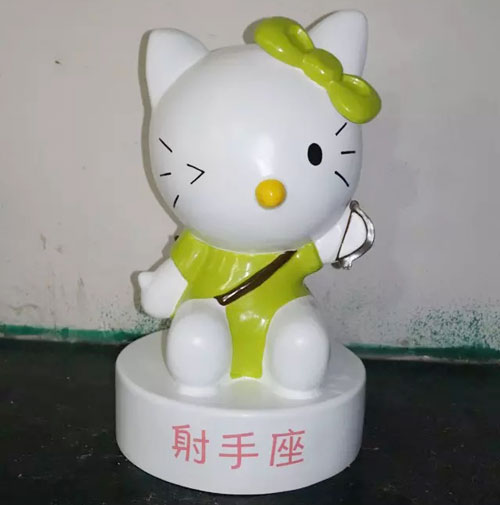 深圳玻璃钢射手座公仔雕塑
