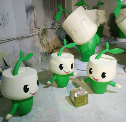 深圳玻璃钢美陈公仔雕塑