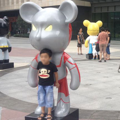 广场动漫小超人玻璃钢雕塑