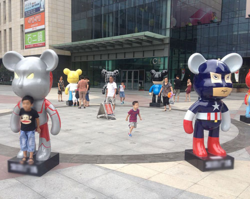 动漫玻璃钢雕塑小超人组合