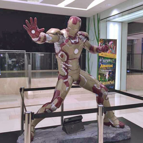 超级英雄玻璃钢雕塑