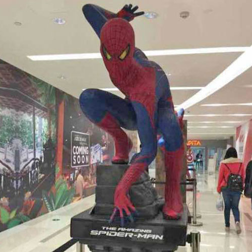 影城玻璃钢超级英雄雕塑
