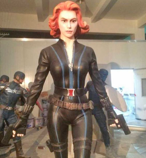 玻璃钢影视美女英雄雕塑