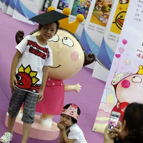 玻璃钢卡通小公主雕塑