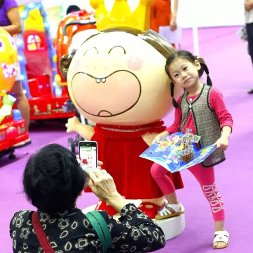 卡通小公主玻璃钢雕塑