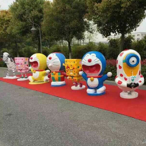 动漫人物组合玻璃钢雕塑