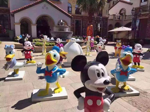 动漫影视组合玻璃钢雕塑