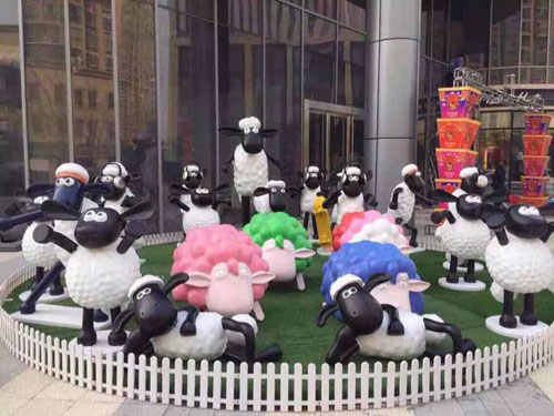 卡通小羊组合玻璃钢雕塑