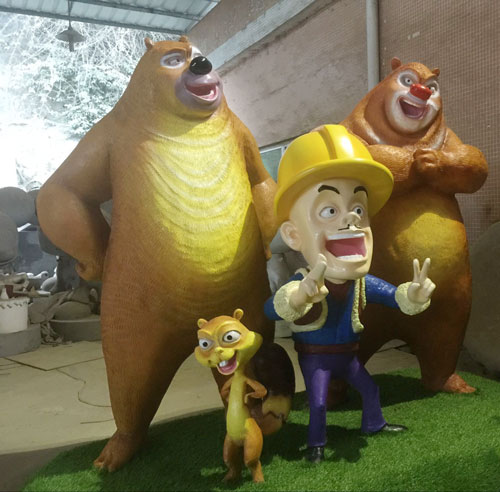 玻璃钢熊和人组合雕塑