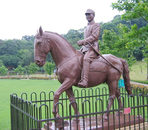 玻璃钢公园肖像雕塑