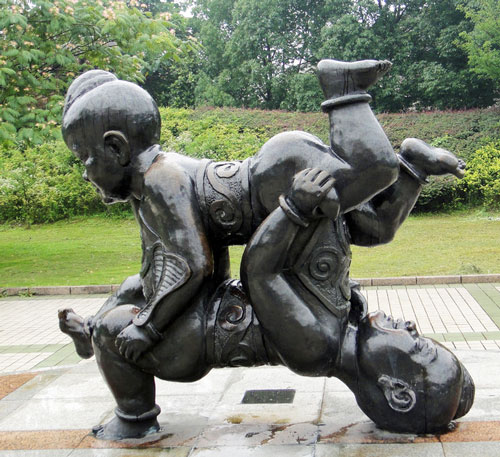 玻璃钢公园小孩肖像雕塑 玻璃钢公园小孩肖像雕塑