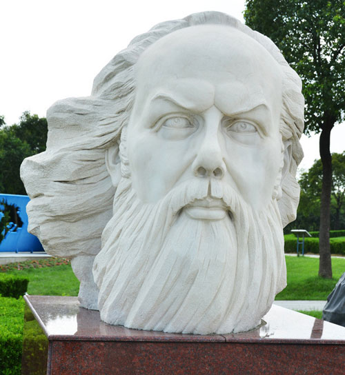 雕塑是对美进行凝固的艺术